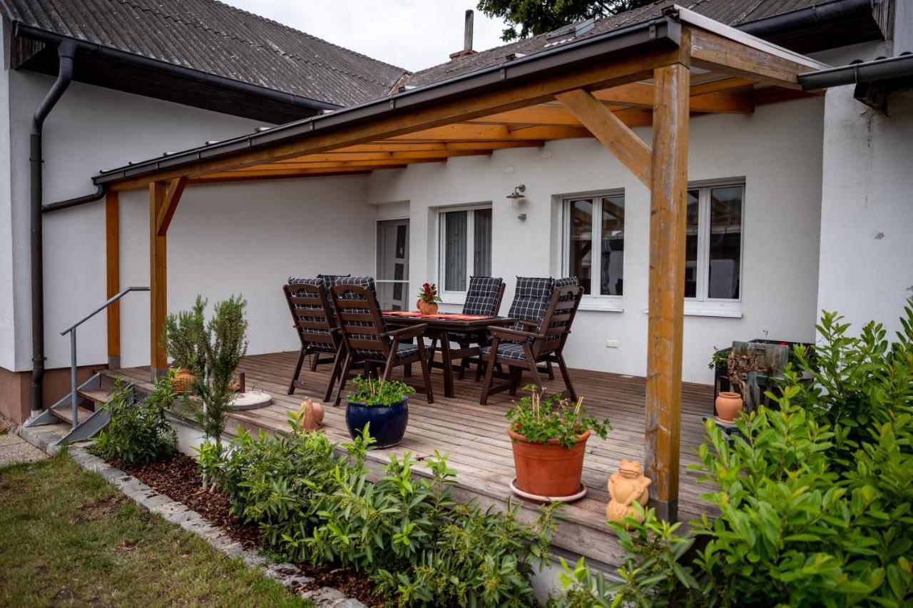 Winzerferienhaus Schueller Feketeváros Kültér fotó
